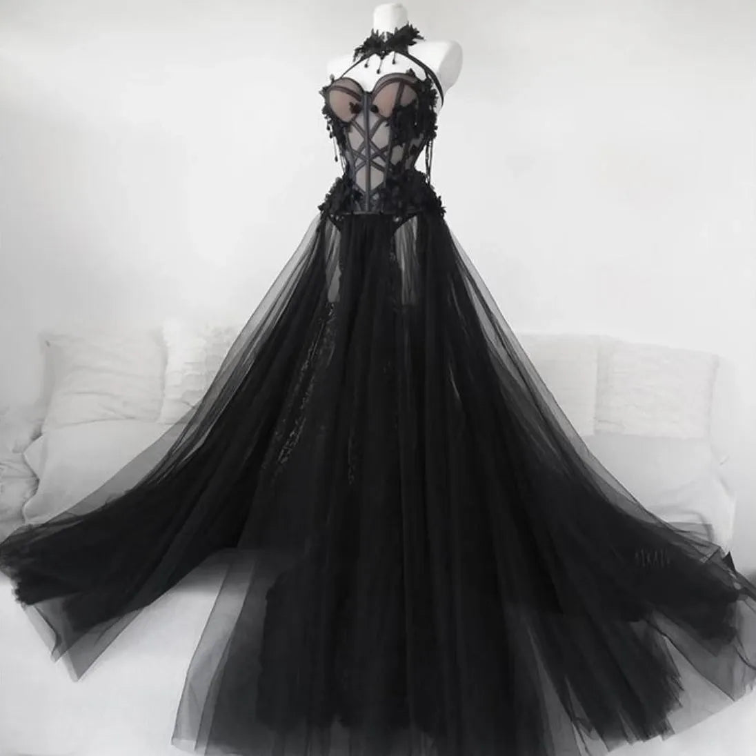 Sexy Black Halter Neck 3D Flowers Tulle A-line Illusion Wedding Dress Beading Tassel Bride Gown For Women